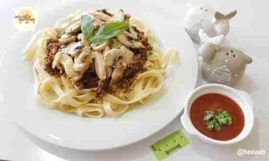 Pasta with Chicken and Special Sauce