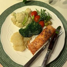 Salmon with Mashed Potatoes
